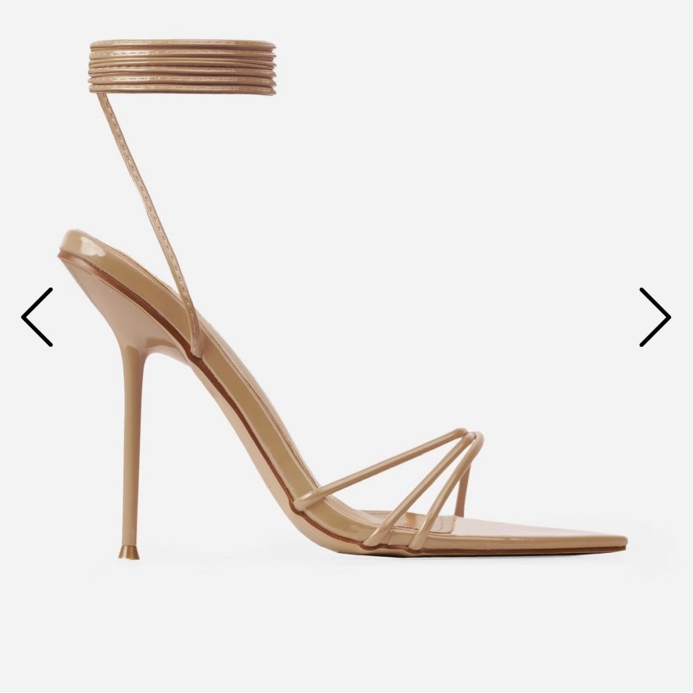 👠Strappy pointed toe heels 👠